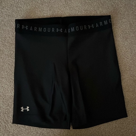 Under Armour Compression shorts in black - Picture 1 of 3